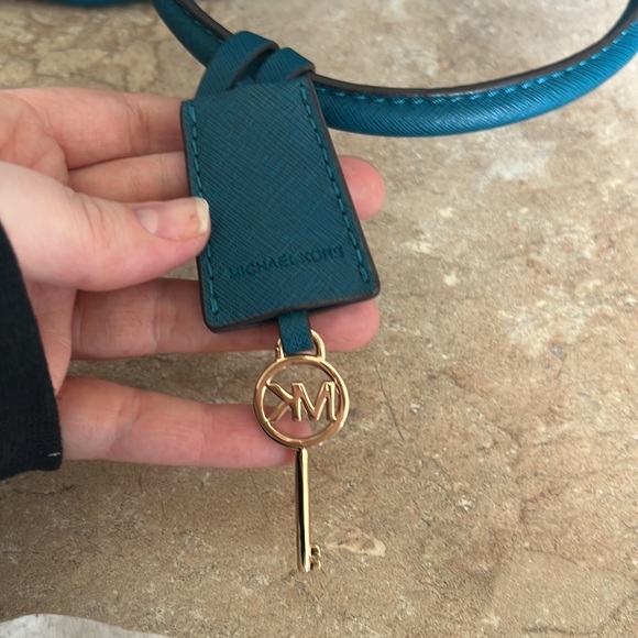 Authentic Michael Kors purse OBO - Picture 4 of 8